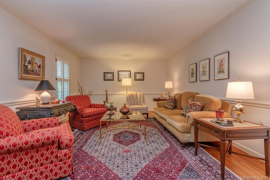 5943 Gate Post Road Charlotte, NC 28211 - Photo 3 of 28 Gallery Image 3