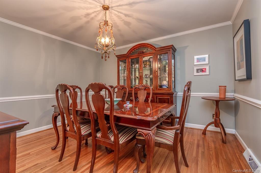 5943 Gate Post Road Charlotte, NC 28211 - Photo 6 of 28 Gallery Image 6