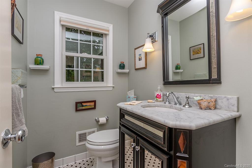 5943 Gate Post Road Charlotte, NC 28211 - Photo 7 of 28 Gallery Image 7