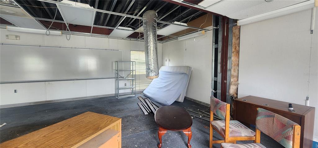 2228 Turkey Oak Road Perry, FL 32348 - Photo 35 of 76 a living room with furniture