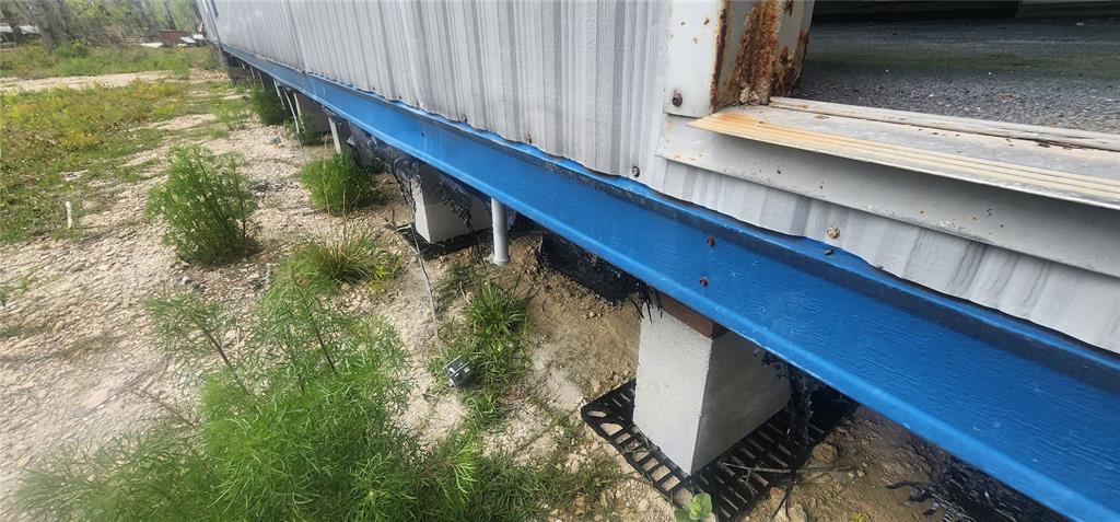 2228 Turkey Oak Road Perry, FL 32348 - Photo 5 of 76 a view of balcony with wooden floor and fence