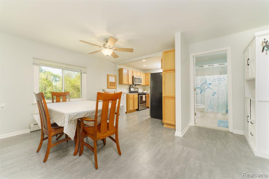 28615 Rollcrest Road Farmington Hills, MI 48334 - Photo 10 of 24
