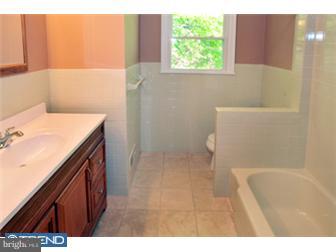 655 Ellis Road Havertown, PA 19083 - Photo 7 of 12 Bathroom