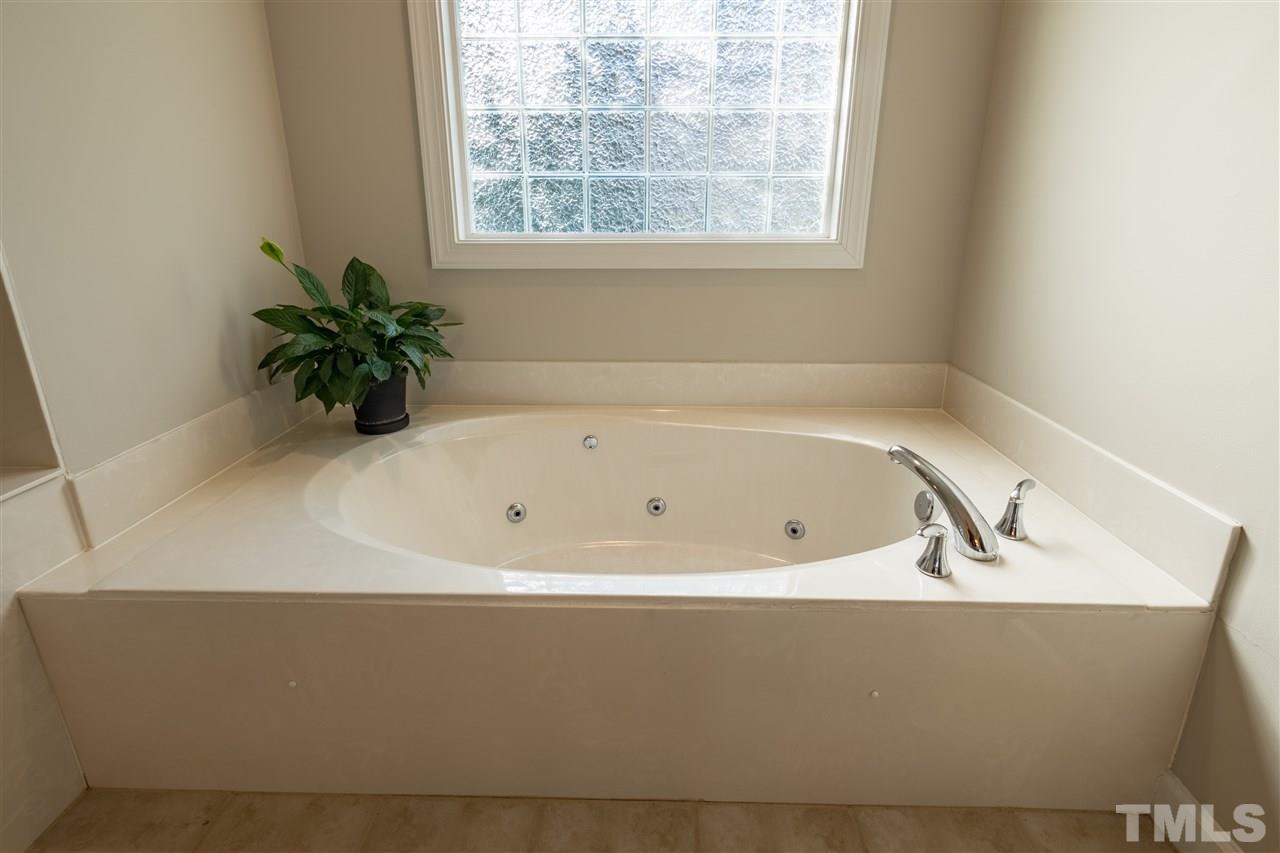 12733 Amoretto Way Raleigh, NC 27613 - Photo 16 of 30