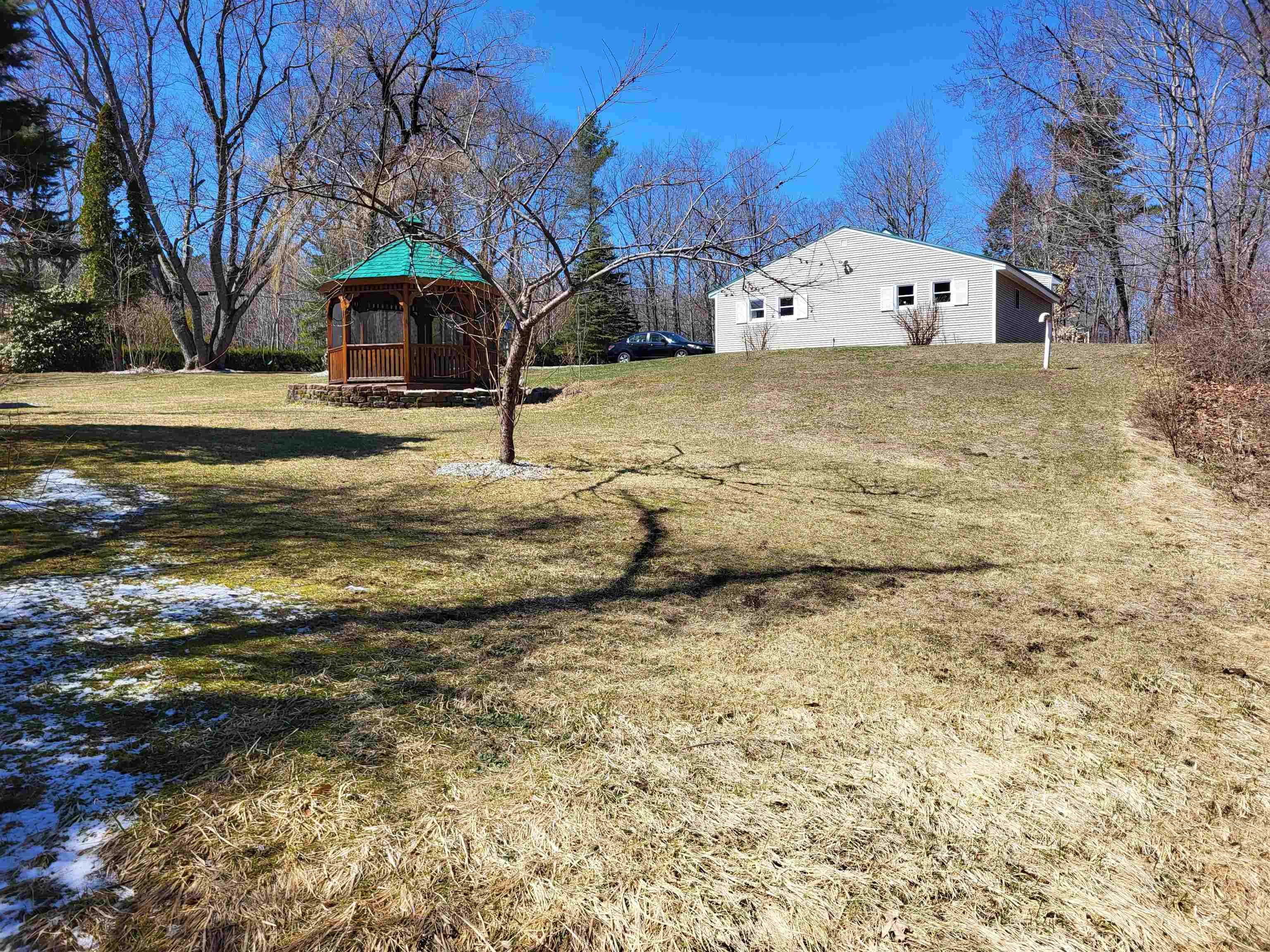 55 Lane Road Chichester, NH 03258 - Photo 2 of 40 Gallery Image 2