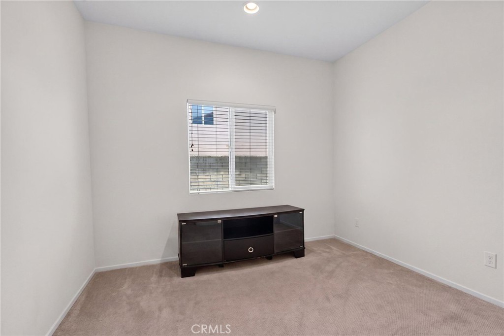 3181 Quarry Drive Riverside, CA 92509 - Photo 9 of 36 Gallery Image 9