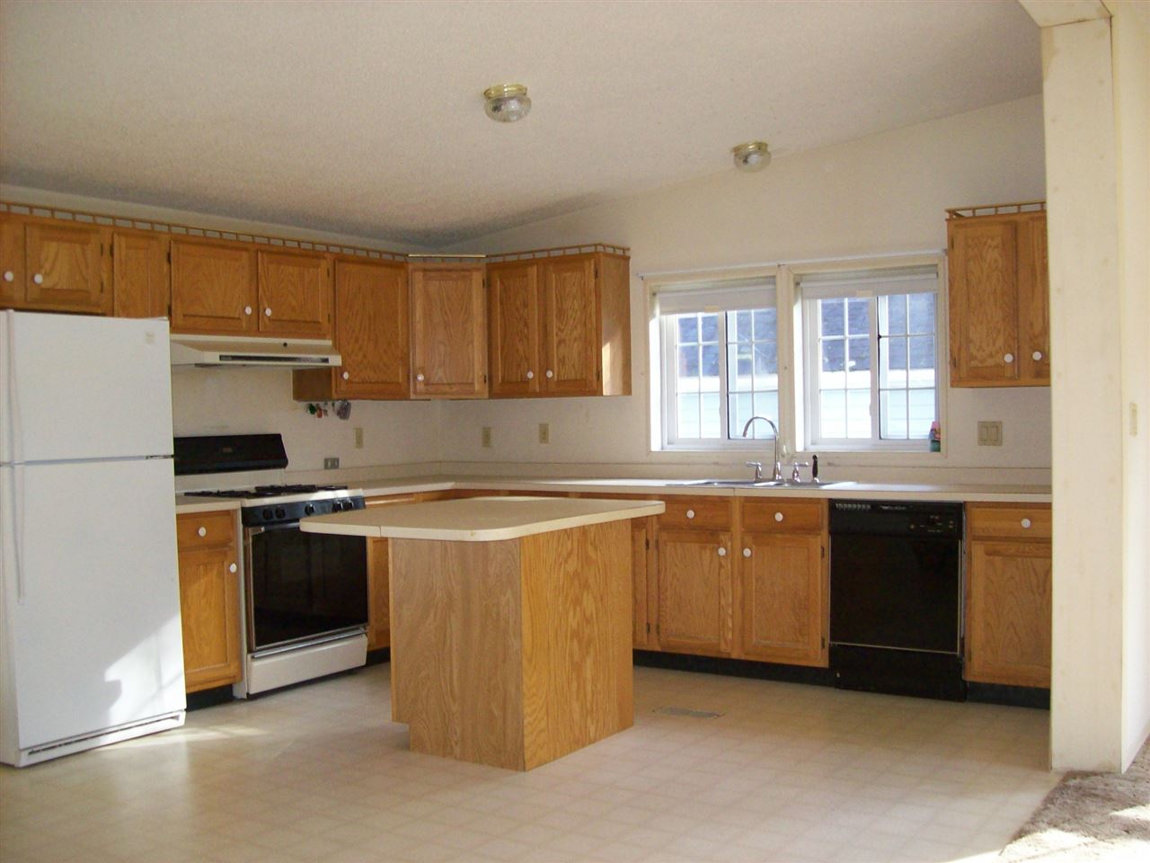 29 Morgan Road Rochester, NH 03868 - Photo 4 of 12