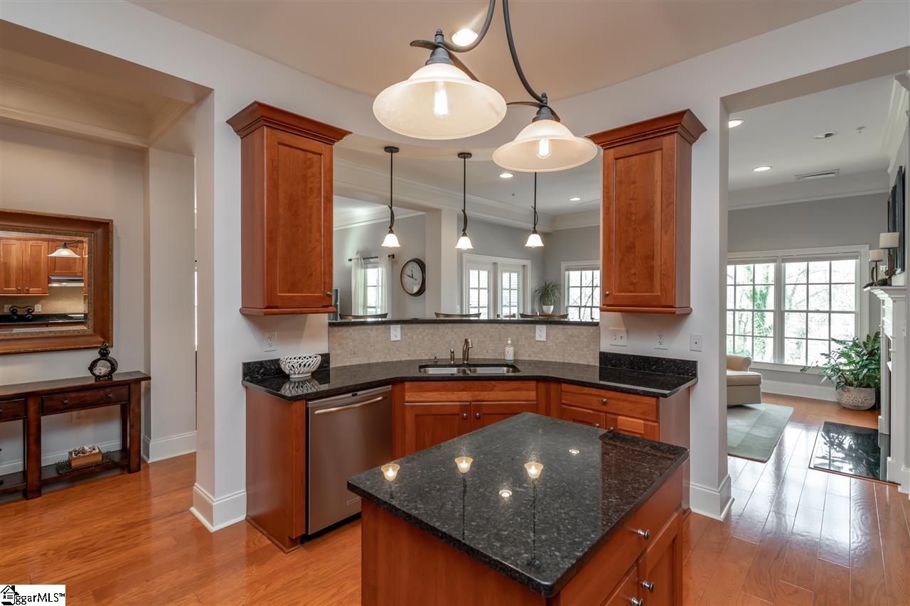 176 Ridgeland Drive, Unit 300 Greenville, SC 29601 - Photo 11 of 23