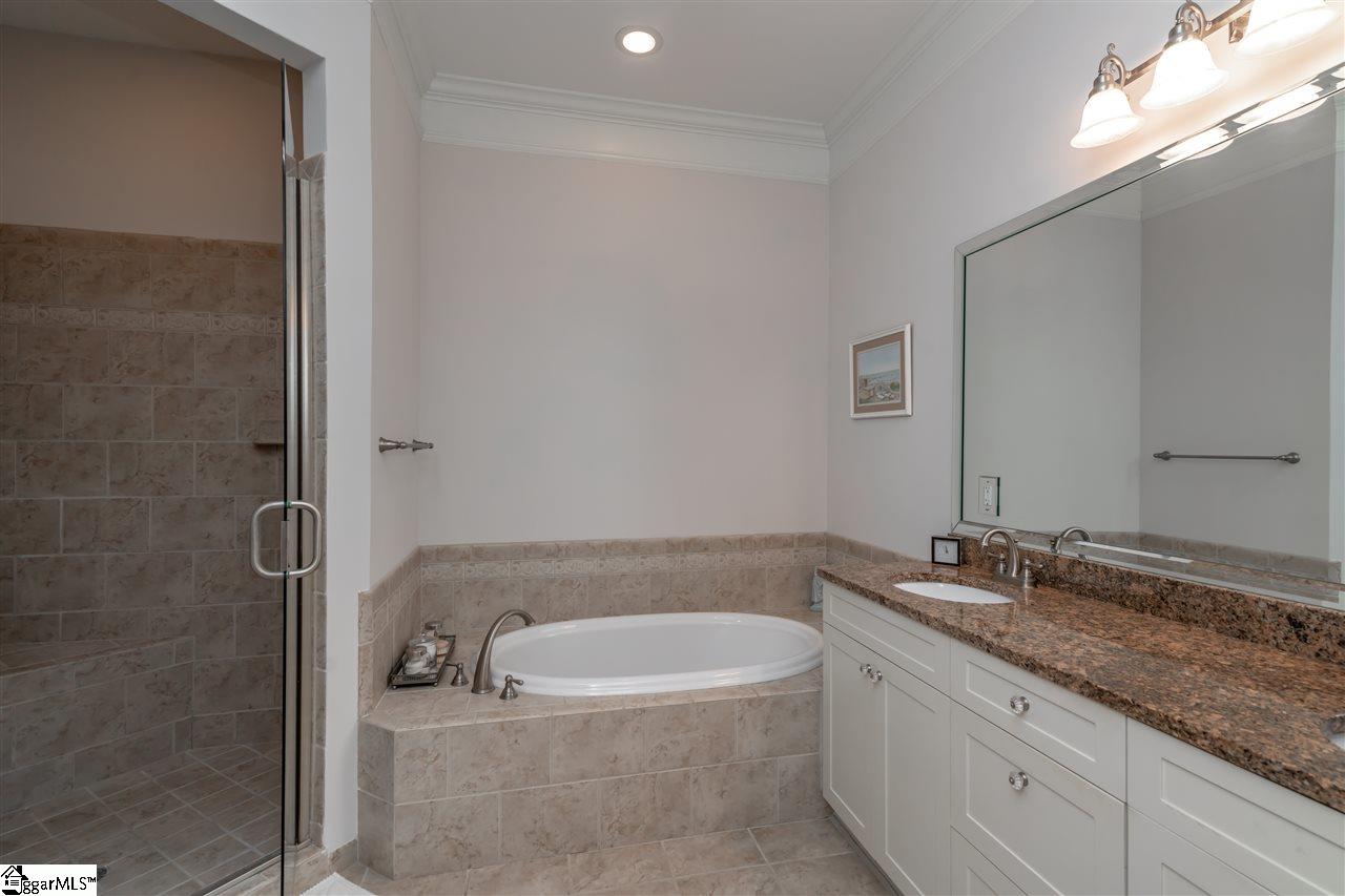 176 Ridgeland Drive, Unit 300 Greenville, SC 29601 - Photo 14 of 23