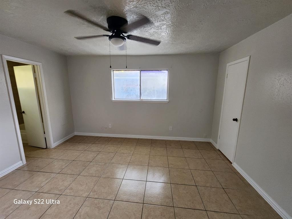 5110 Ridgeton Drive Houston, TX 77053 - Photo 4 of 11 Gallery Image 4