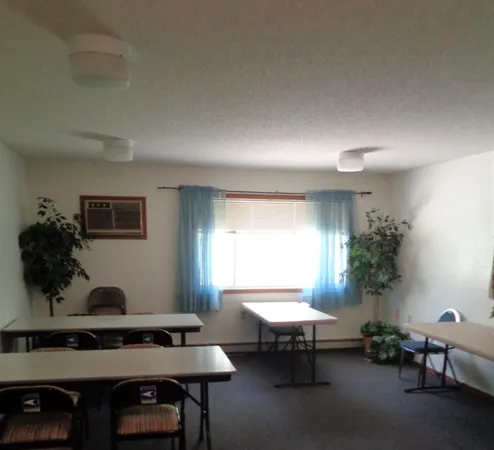$686 | 1421 Lake Avenue Northwest, Unit 410, Willmar, MN 56201