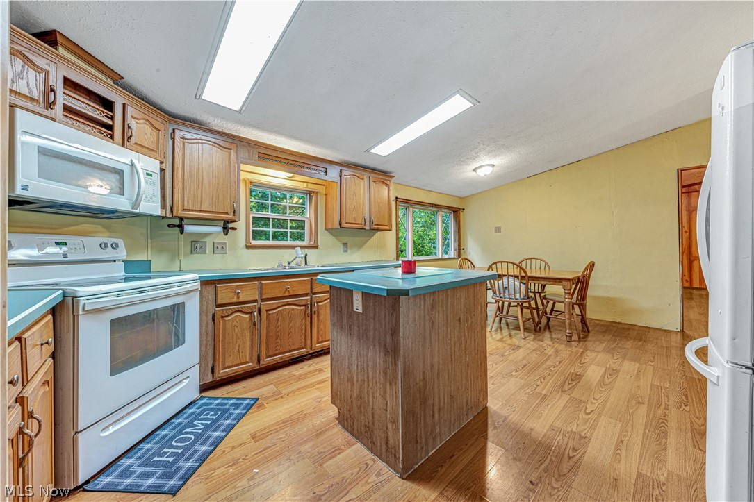 12422 Leslie Road Lisbon, OH 44432 - Photo 14 of 29