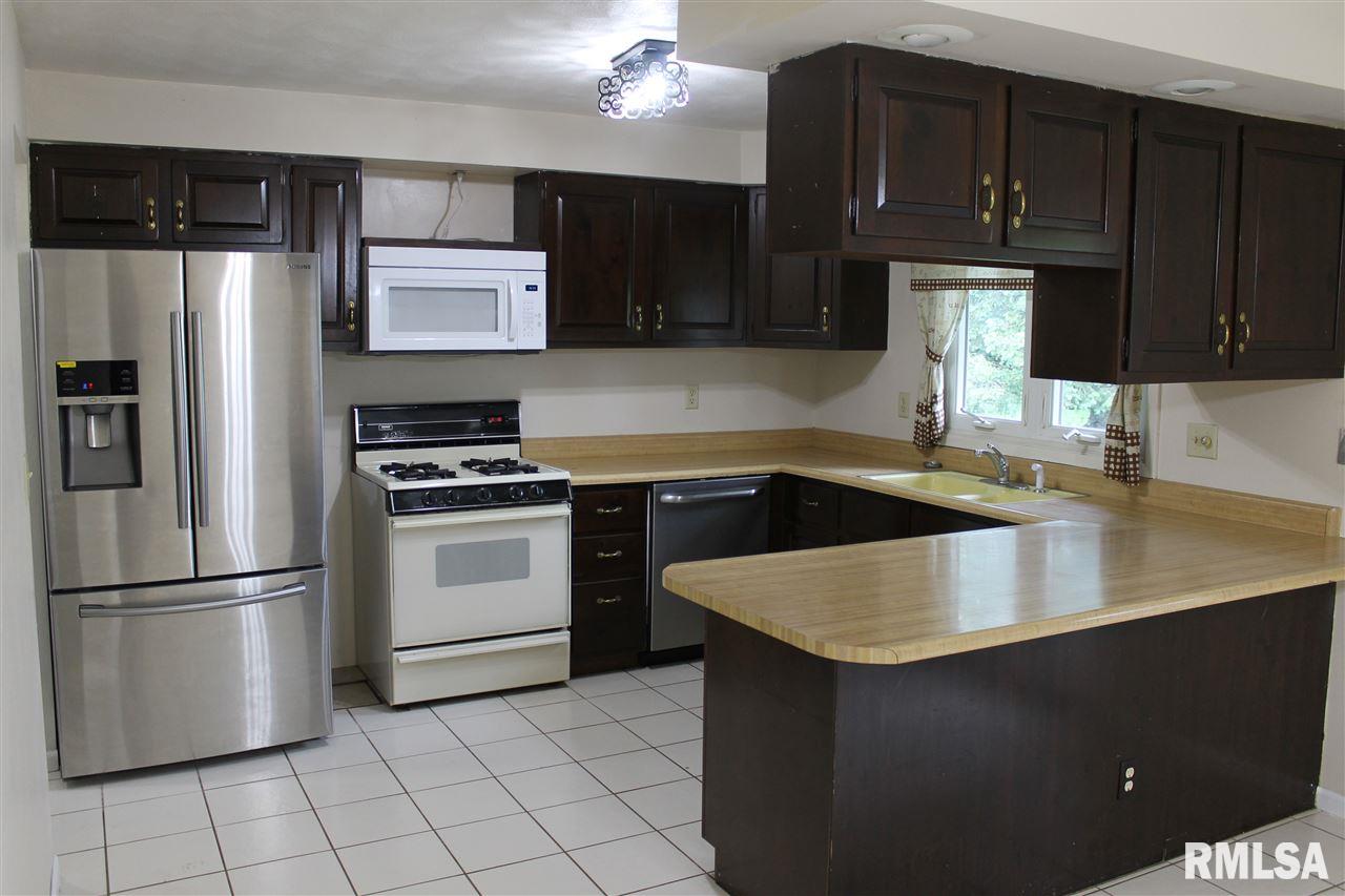 7902 North Radnor Road Peoria, IL 61614 - Photo 4 of 23