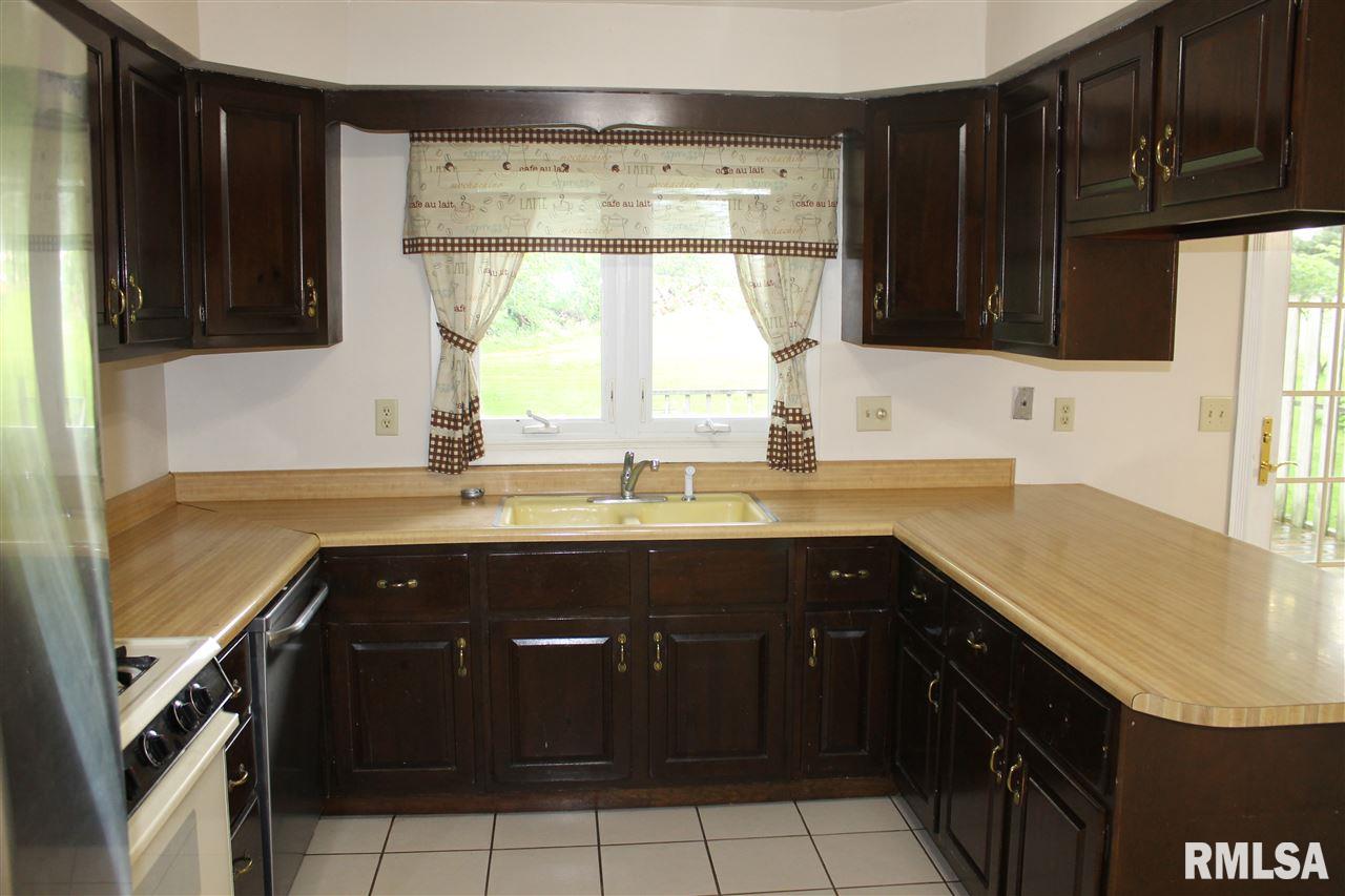 7902 North Radnor Road Peoria, IL 61614 - Photo 5 of 23