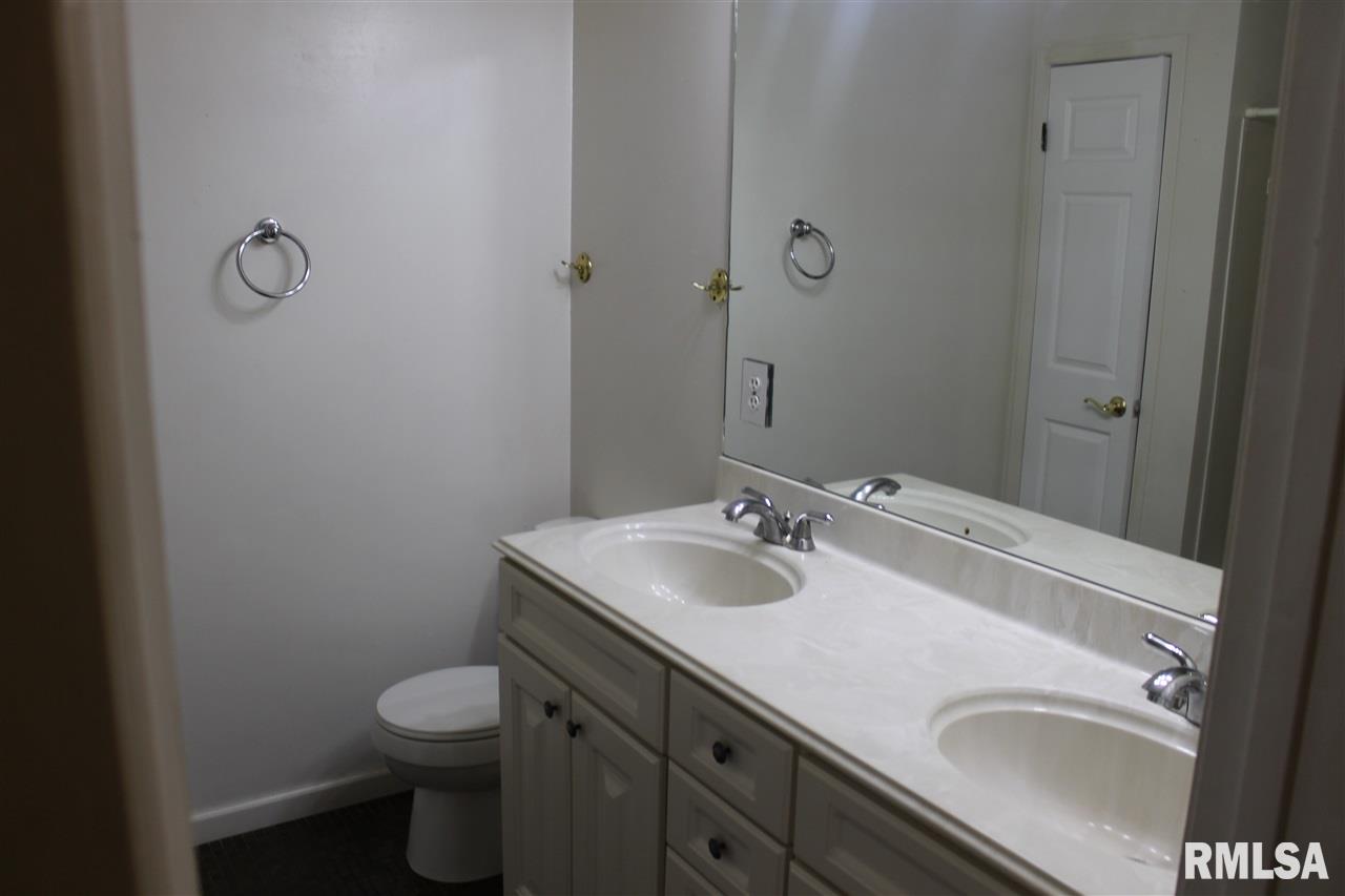 7902 North Radnor Road Peoria, IL 61614 - Photo 8 of 23