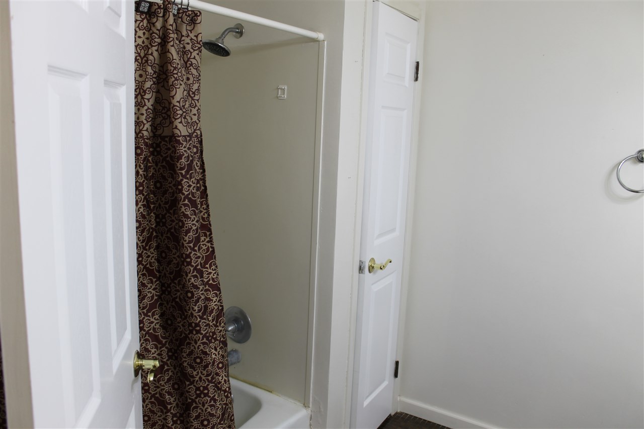 7902 North Radnor Road Peoria, IL 61614 - Photo 9 of 23