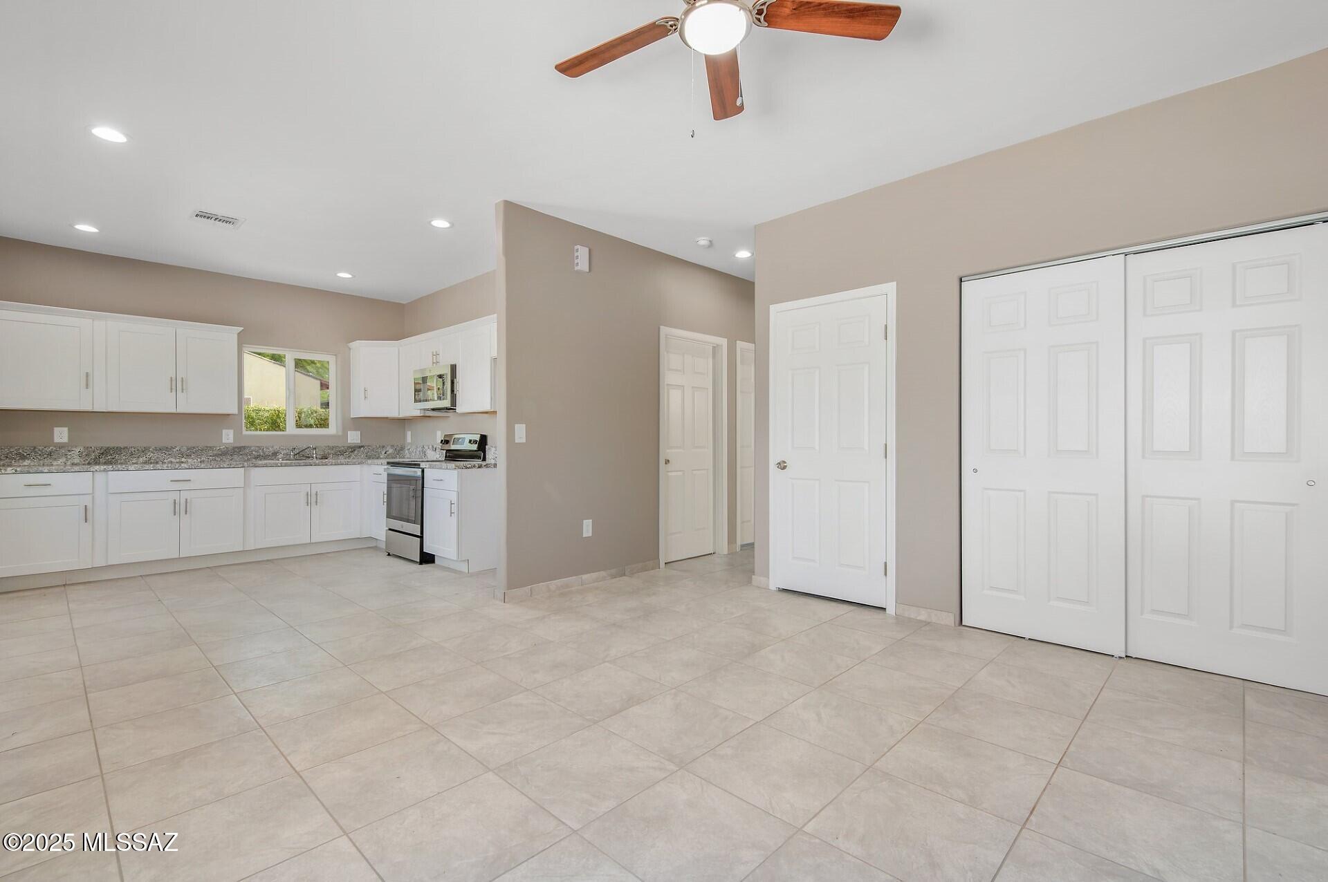 378 West Elvira Road Tucson, AZ 85756 - Photo 2 of 34 2