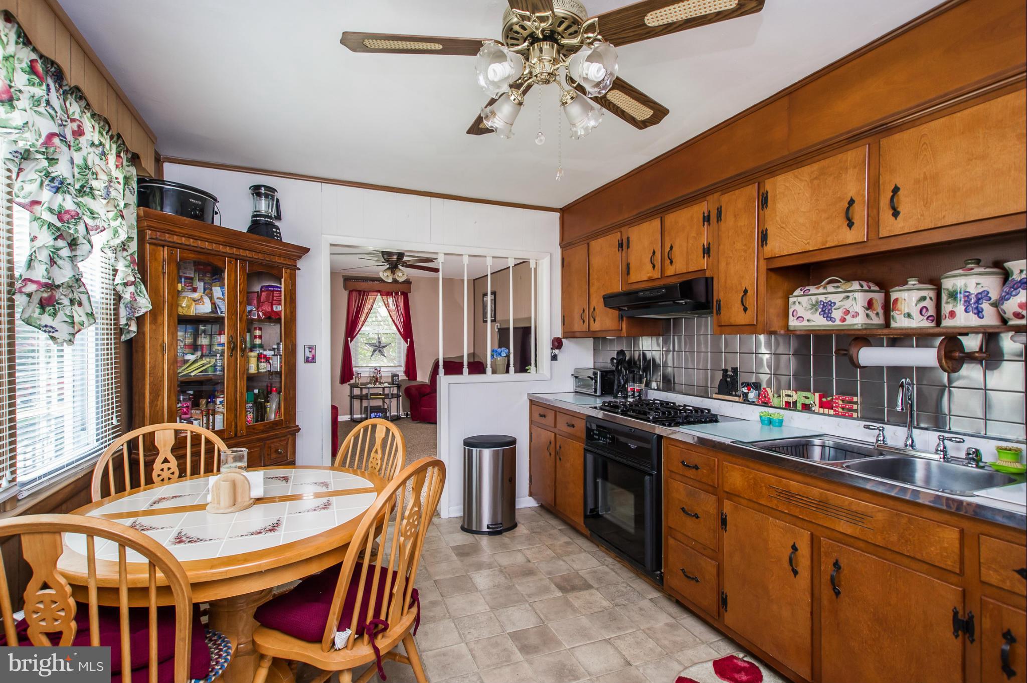 4119 Eder Road Baltimore, MD 21222 - Photo 7 of 30 Kitchen