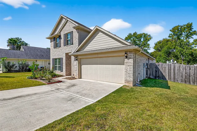 a view of outdoor space yard and front view of a house