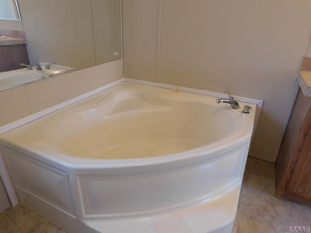 1052 Scott Road Elizabeth City, NC 27909 - Photo 17 of 25 GARDEN TUB