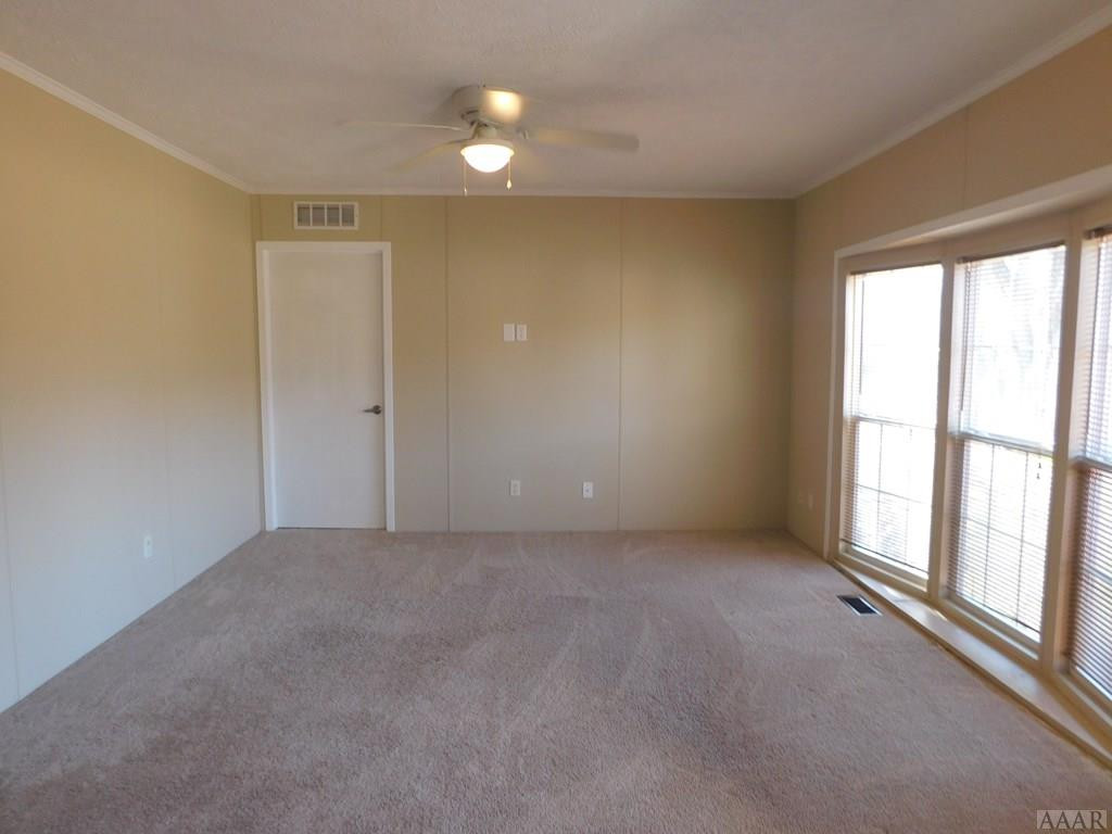 1052 Scott Road Elizabeth City, NC 27909 - Photo 5 of 25 LIVING ROOM