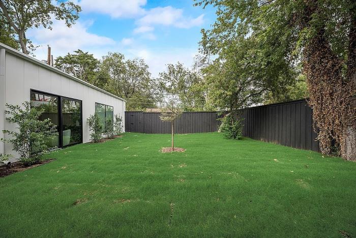 3941 Adrian Drive Dallas, TX 75209 - Photo 20 of 28