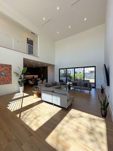 3941 Adrian Drive Dallas, TX 75209 - Photo 22 of 28