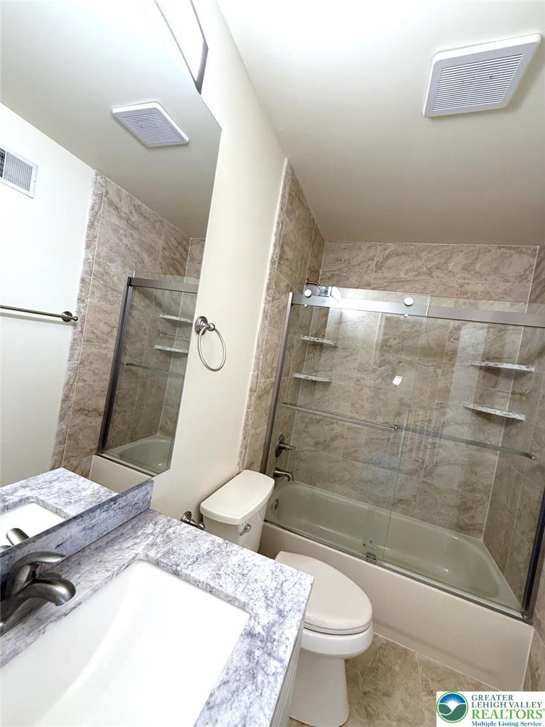 5527 Spring Ridge Drive West Lower Macungie Township, PA 18062 - Photo 12 of 26