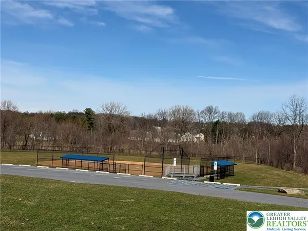 $469,900 | 5527 Spring Ridge Drive West, Lower Macungie Township, PA 18062