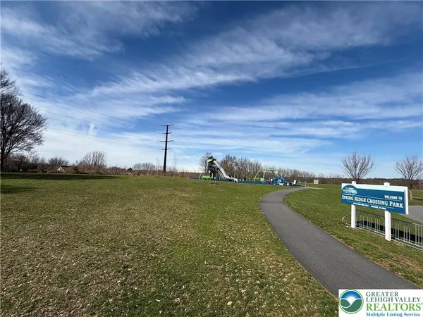 $469,900 | 5527 Spring Ridge Drive West, Lower Macungie Township, PA 18062