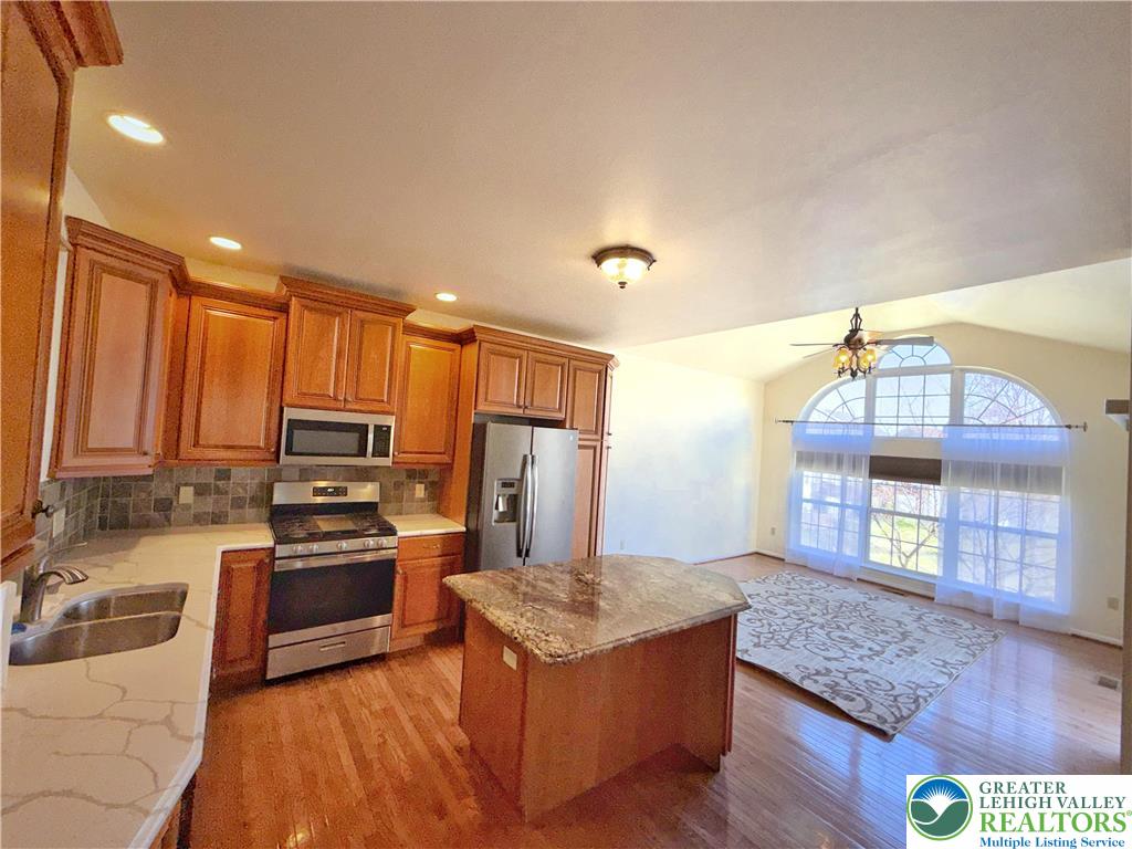 5527 Spring Ridge Drive West Lower Macungie Township, PA 18062 - Photo 2 of 26