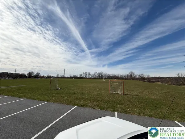 $469,900 | 5527 Spring Ridge Drive West, Lower Macungie Township, PA 18062