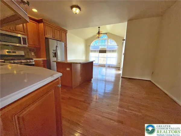 $469,900 | 5527 Spring Ridge Drive West, Lower Macungie Township, PA 18062