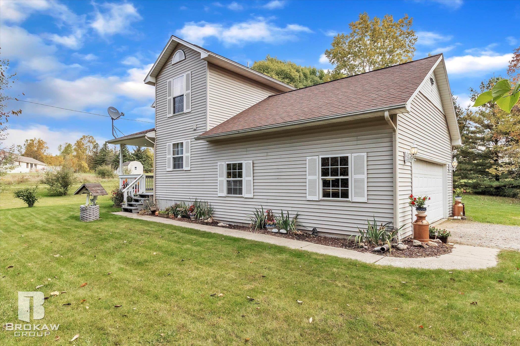 11472 Washburn Road Columbiaville, MI 48421 - Photo 5 of 54 50092534-4.JPG