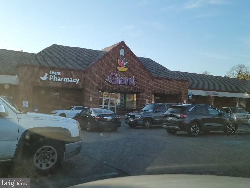 904 Wicklow Road Baltimore, MD 21229 - Photo 18 of 18 Giant Food