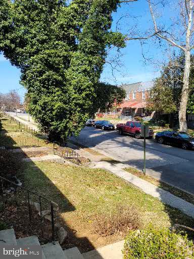 904 Wicklow Road Baltimore, MD 21229 - Photo 3 of 18 Front Porch-2