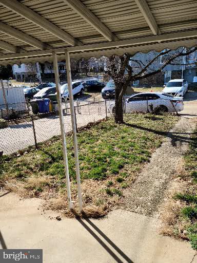 904 Wicklow Road Baltimore, MD 21229 - Photo 4 of 18 Back yard