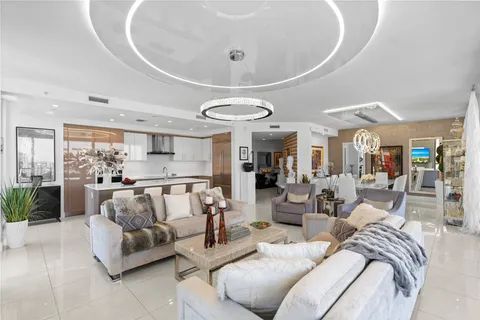 $1,495,000 | 100 East Las Olas Boulevard, Unit 1901, Fort Lauderdale, FL 33301