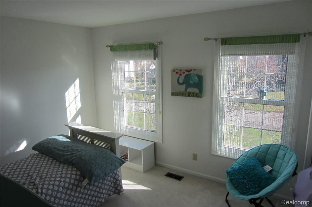 3968 May Center Road Lake Orion, MI 48360 - Photo 15 of 24 Secondary bedroom -- spacious! Pleasant!