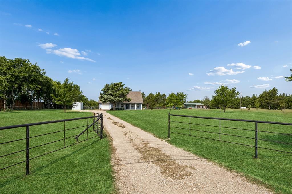 3111 North Walnut Grove Road Midlothian, TX 76065 - Photo 2 of 20