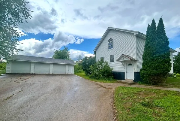 $222,500 | 5305 County Road J, Oconto, WI 54153