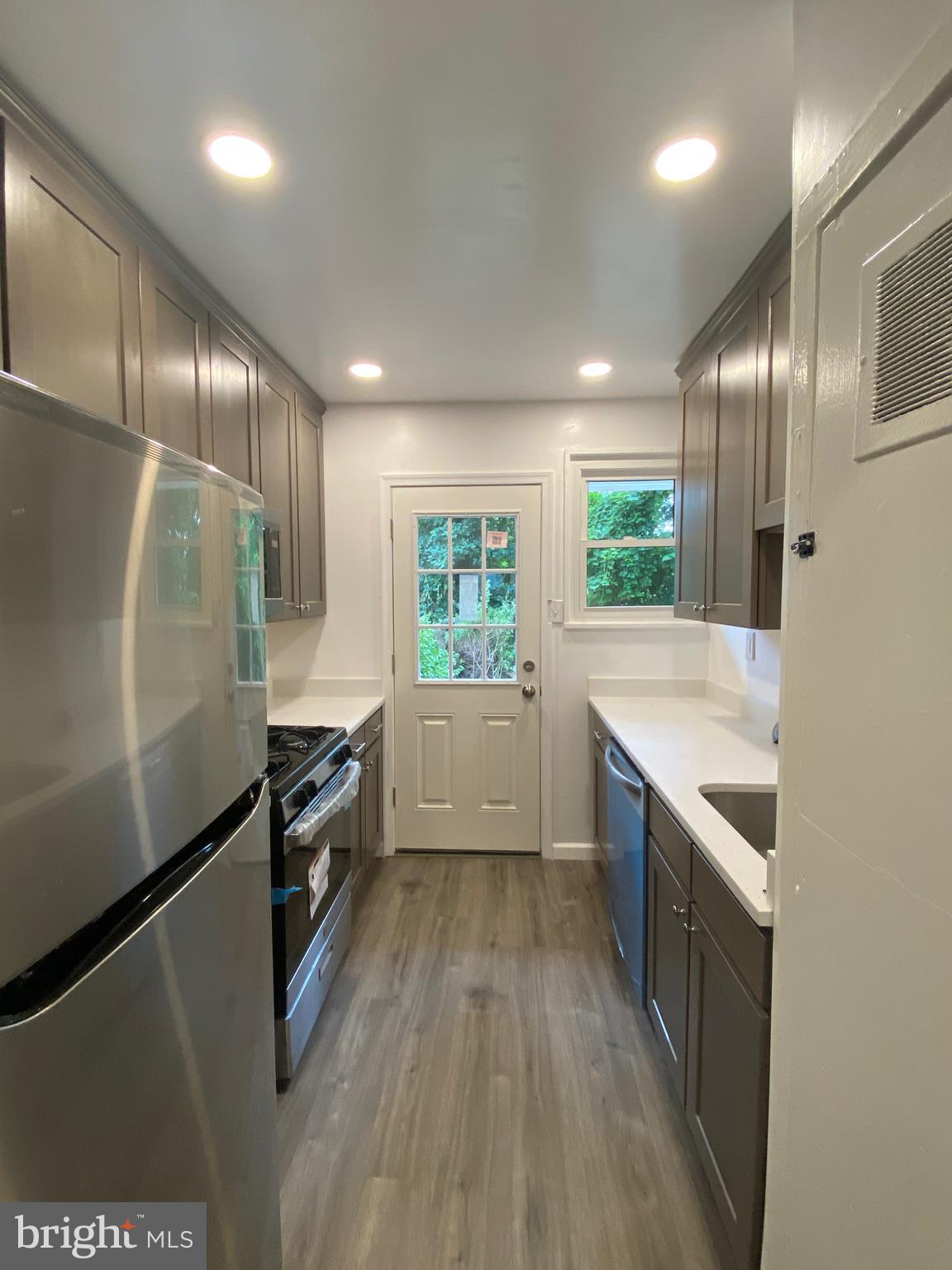 7735 Normandy Road Hyattsville, MD 20785 - Photo 4 of 19