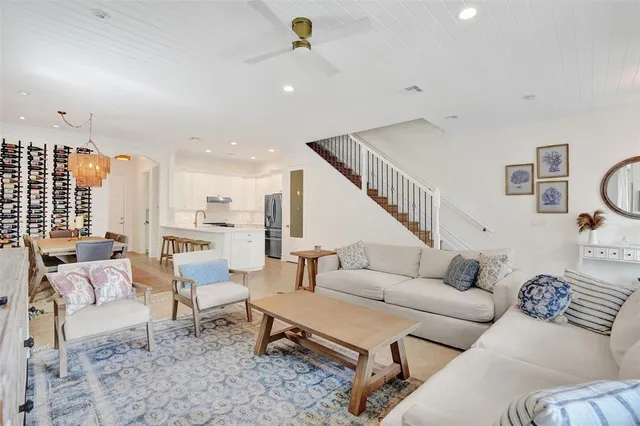 $975,000 | 3909 Northeast 21st Avenue, Unit 1, Fort Lauderdale, FL 33308