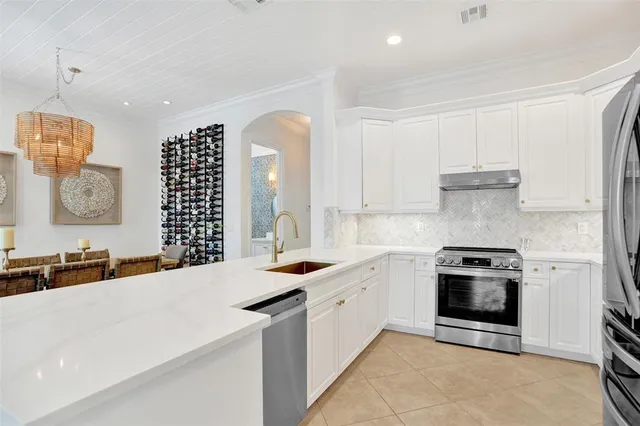 $975,000 | 3909 Northeast 21st Avenue, Unit 1, Fort Lauderdale, FL 33308