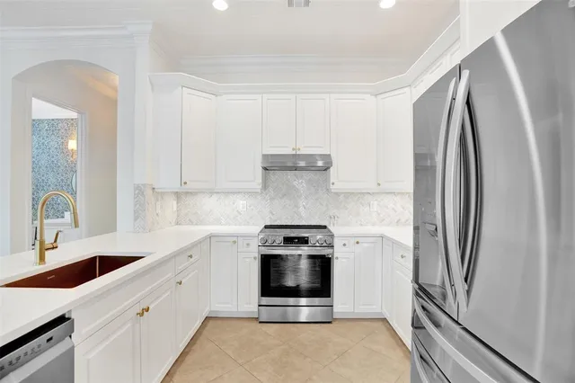 $975,000 | 3909 Northeast 21st Avenue, Unit 1, Fort Lauderdale, FL 33308