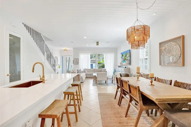 $975,000 | 3909 Northeast 21st Avenue, Unit 1, Fort Lauderdale, FL 33308