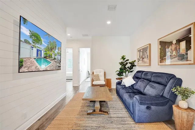 $975,000 | 3909 Northeast 21st Avenue, Unit 1, Fort Lauderdale, FL 33308