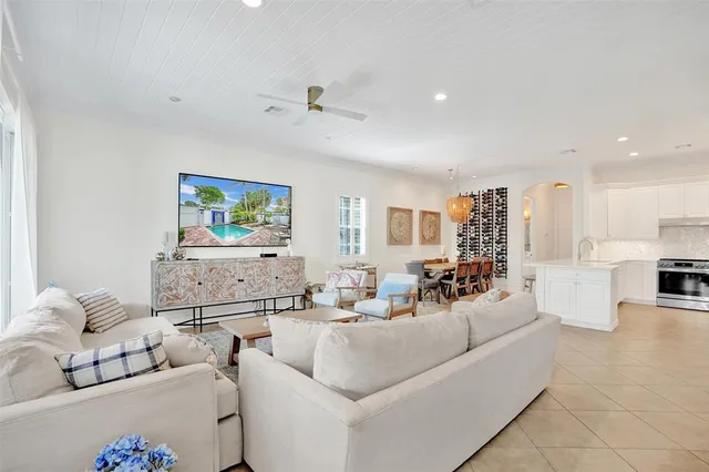 $975,000 | 3909 Northeast 21st Avenue, Unit 1, Fort Lauderdale, FL 33308