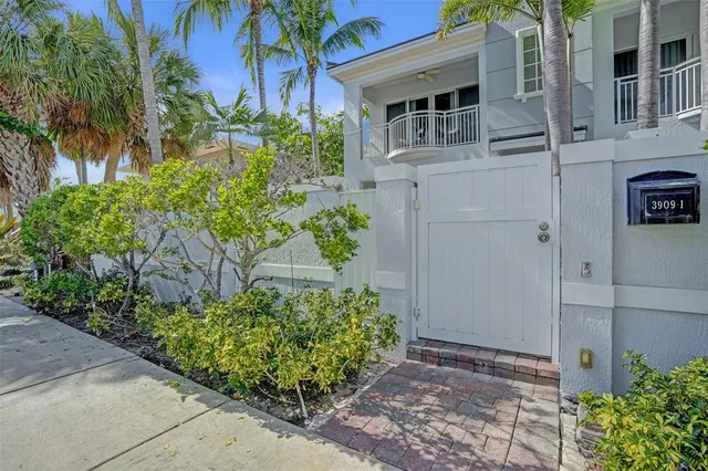 $975,000 | 3909 Northeast 21st Avenue, Unit 1, Fort Lauderdale, FL 33308