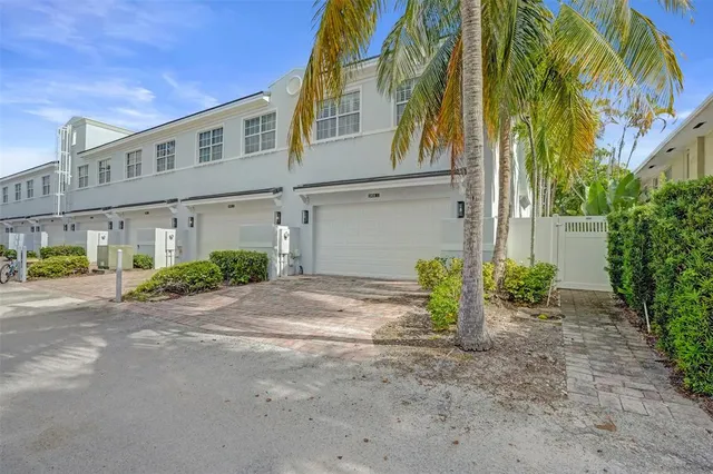 $975,000 | 3909 Northeast 21st Avenue, Unit 1, Fort Lauderdale, FL 33308